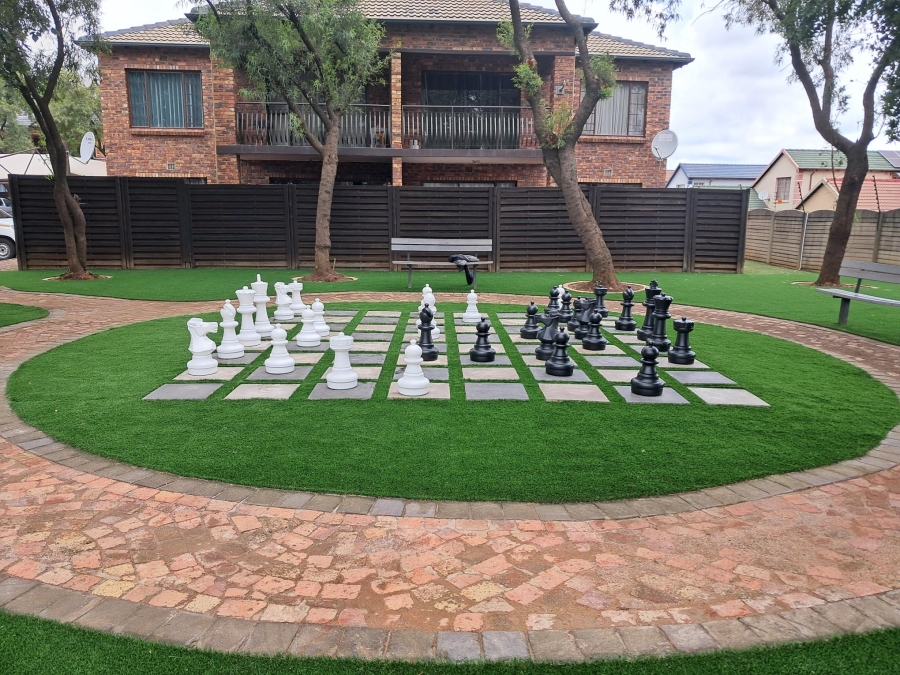 2 Bedroom Property for Sale in Sonneveld Gauteng