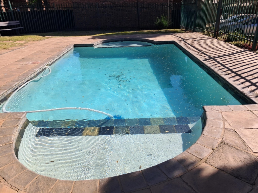 2 Bedroom Property for Sale in Sonneveld Gauteng