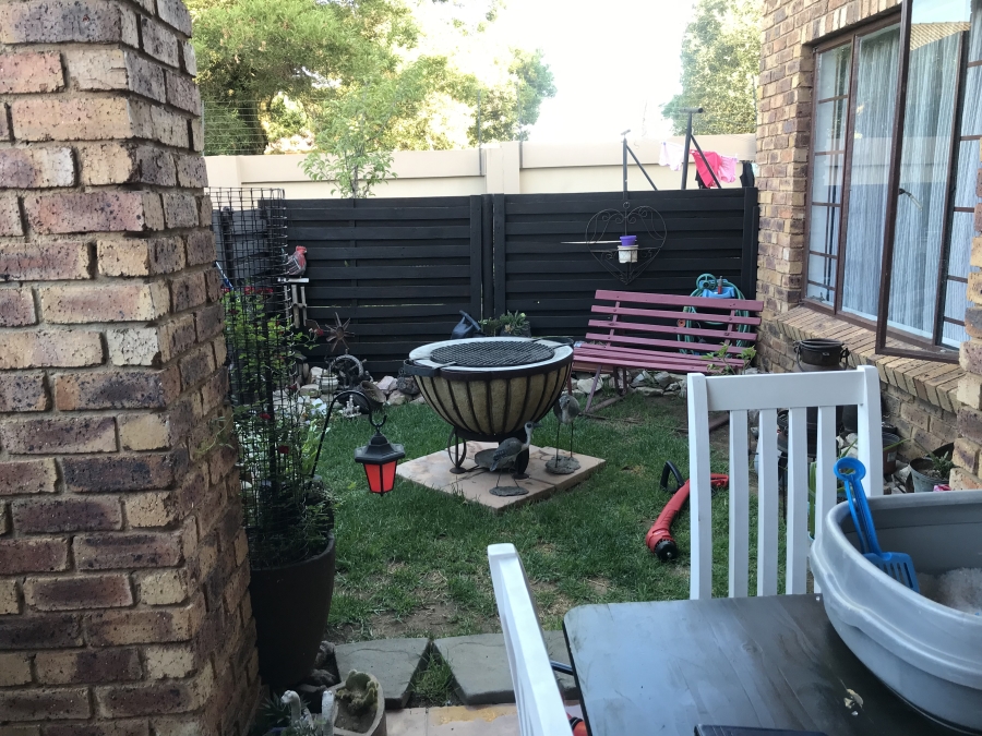 2 Bedroom Property for Sale in Sonneveld Gauteng