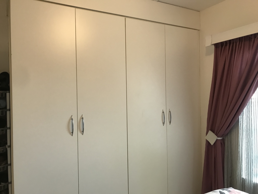 2 Bedroom Property for Sale in Sonneveld Gauteng