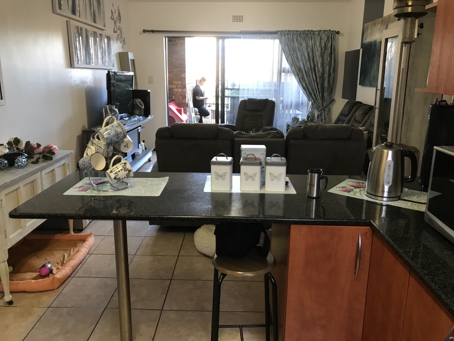 2 Bedroom Property for Sale in Sonneveld Gauteng