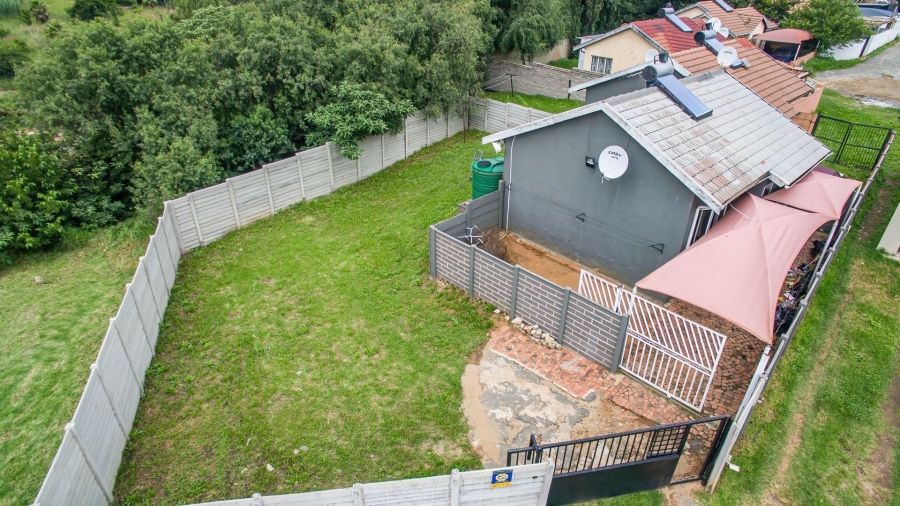 2 Bedroom Property for Sale in Lombardy West Gauteng