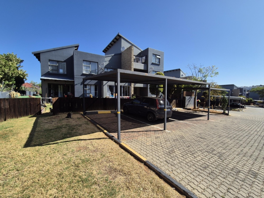 3 Bedroom Property for Sale in Greenstone Hill Gauteng