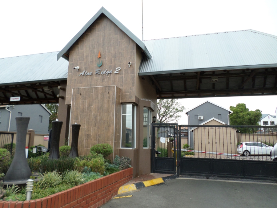 2 Bedroom Property for Sale in Greenstone Hill Gauteng