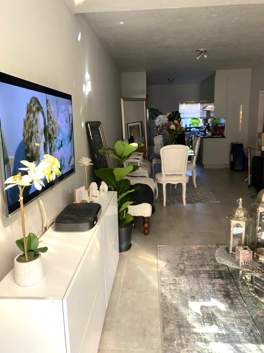 2 Bedroom Property for Sale in Sunninghill Gauteng