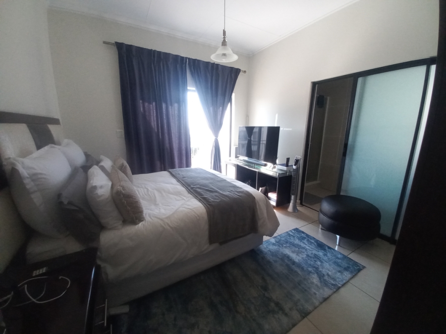 2 Bedroom Property for Sale in Greenstone Hill Gauteng