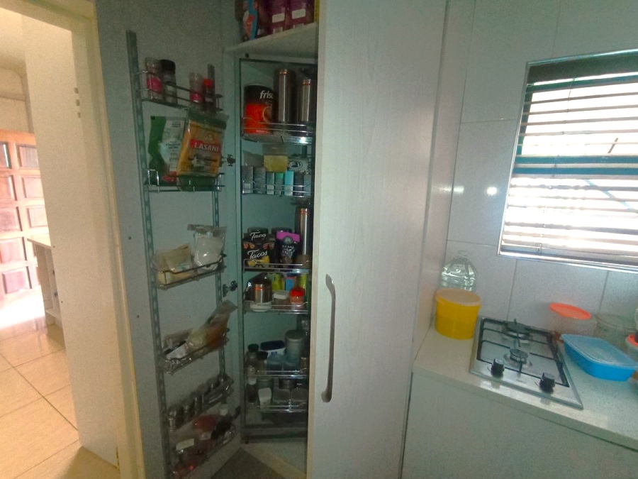 3 Bedroom Property for Sale in Robertsham Gauteng