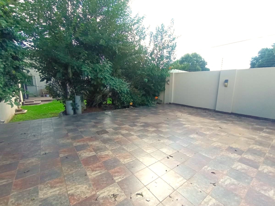 3 Bedroom Property for Sale in Robertsham Gauteng