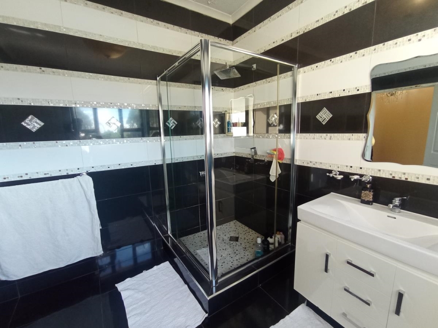 3 Bedroom Property for Sale in Robertsham Gauteng