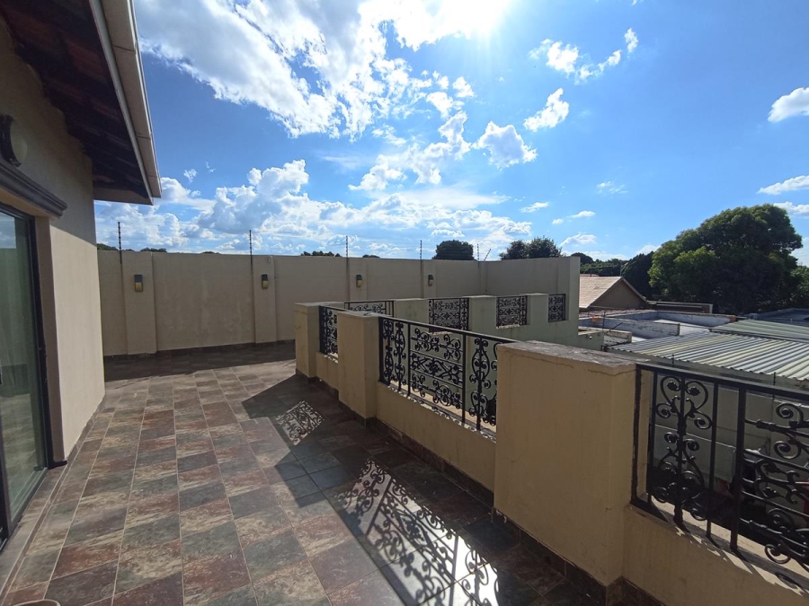3 Bedroom Property for Sale in Robertsham Gauteng