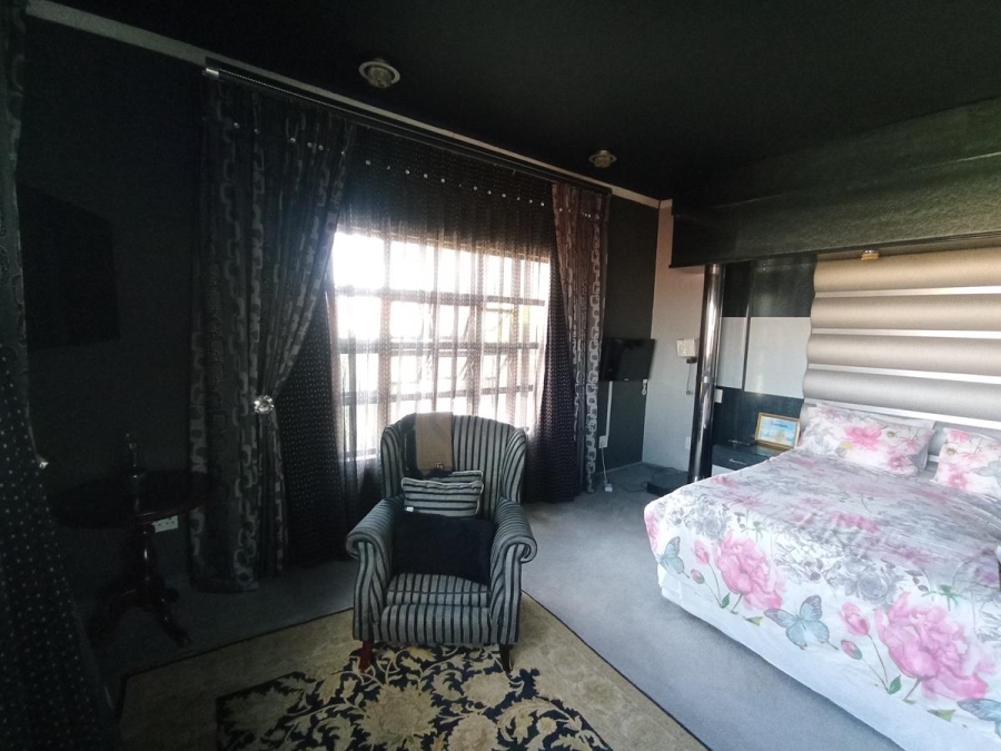 3 Bedroom Property for Sale in Robertsham Gauteng