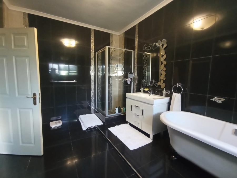 3 Bedroom Property for Sale in Robertsham Gauteng