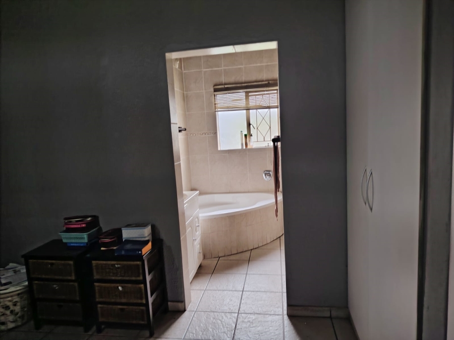 3 Bedroom Property for Sale in Beyers Park Gauteng