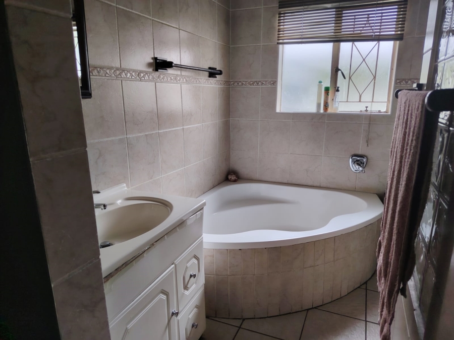 3 Bedroom Property for Sale in Beyers Park Gauteng