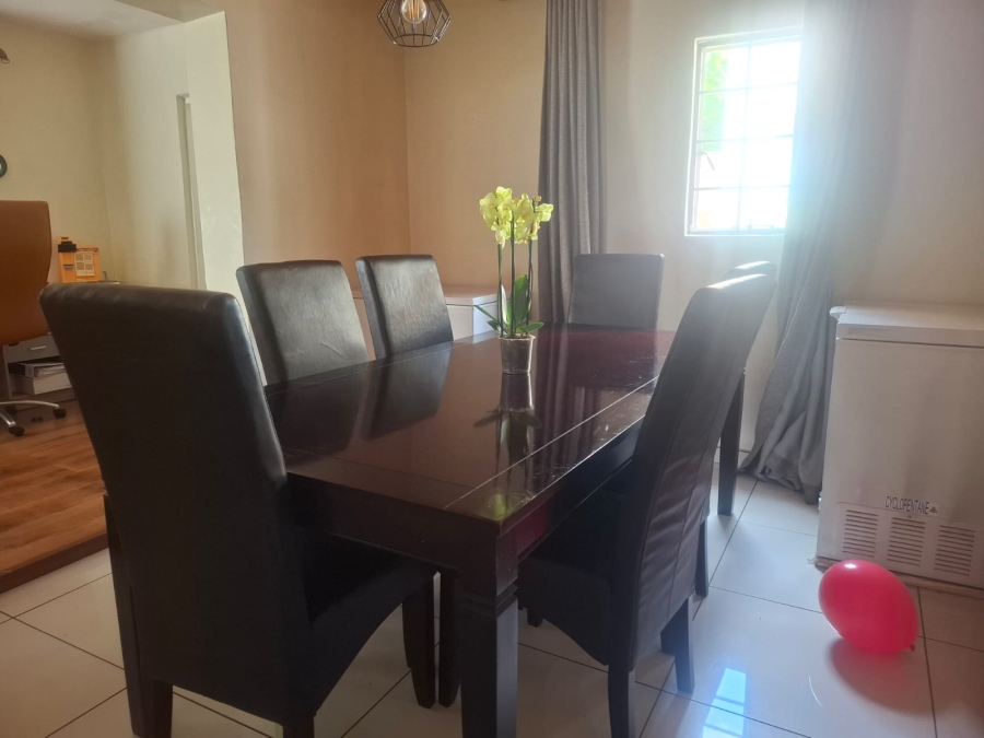 5 Bedroom Property for Sale in Buccleuch Gauteng