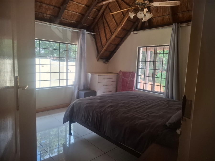 5 Bedroom Property for Sale in Buccleuch Gauteng