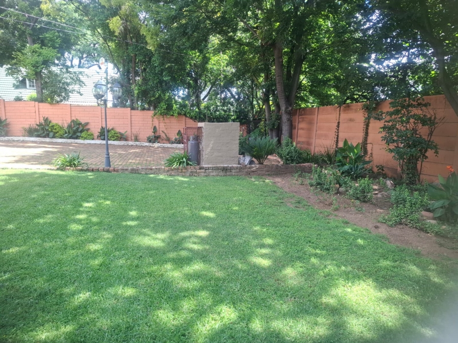 5 Bedroom Property for Sale in Buccleuch Gauteng