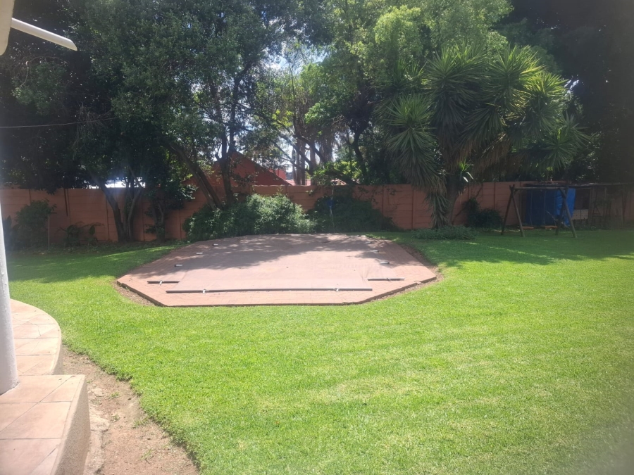 5 Bedroom Property for Sale in Buccleuch Gauteng