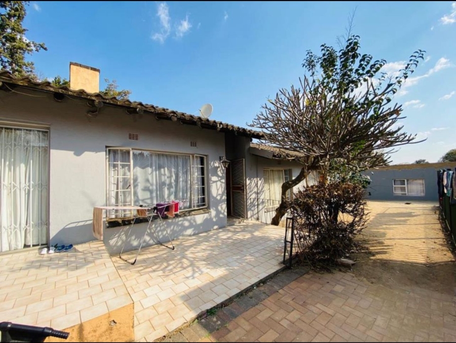 4 Bedroom Property for Sale in Lombardy East Gauteng