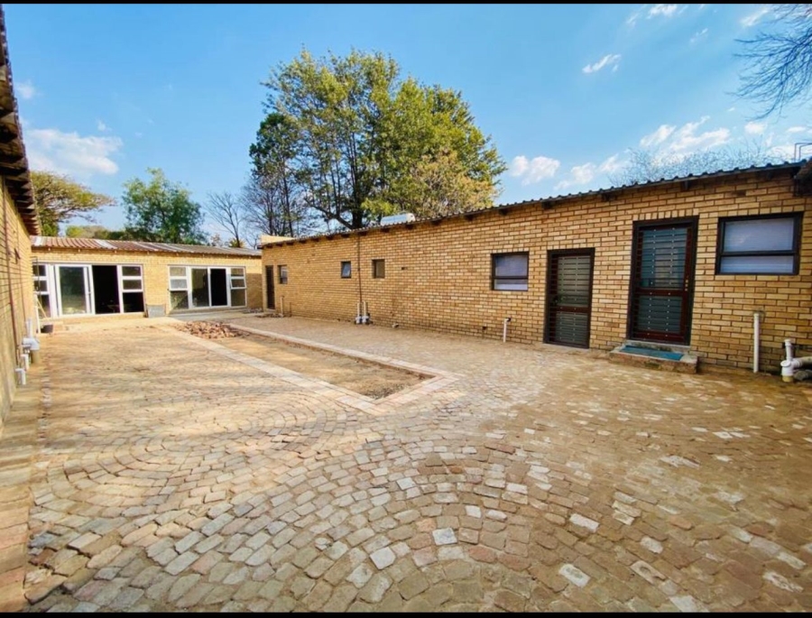 4 Bedroom Property for Sale in Lombardy East Gauteng