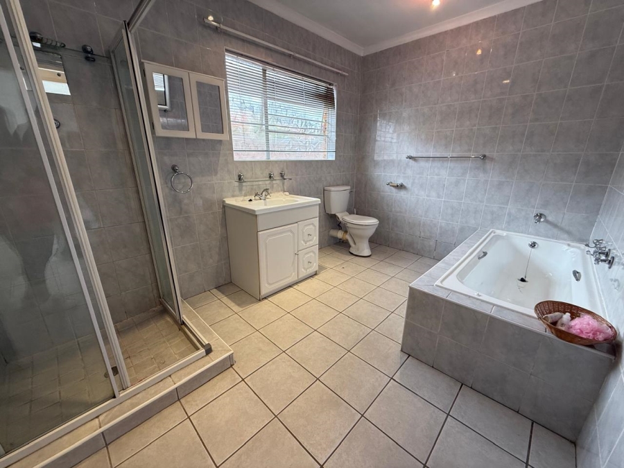 To Let 4 Bedroom Property for Rent in Ravenswood Gauteng