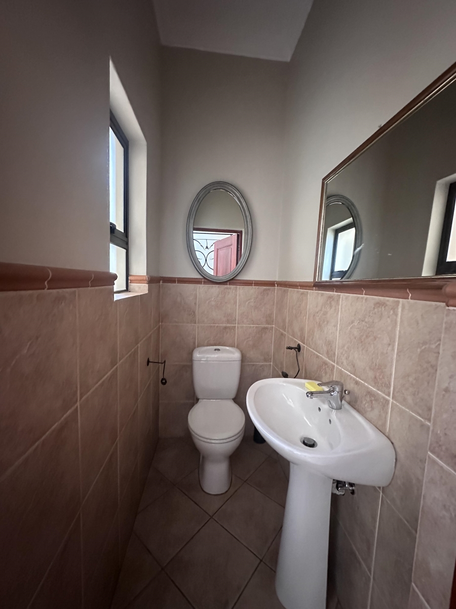 5 Bedroom Property for Sale in Kyalami Gauteng