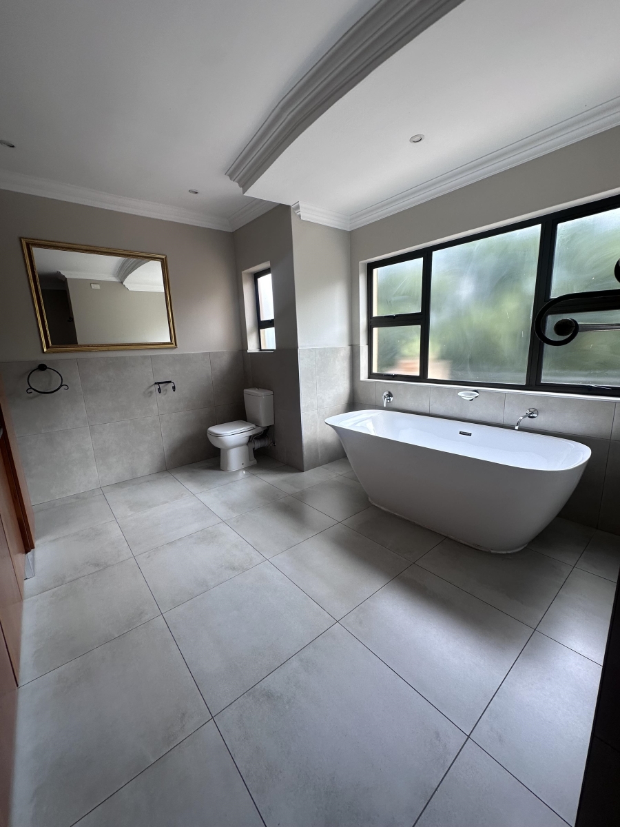 5 Bedroom Property for Sale in Kyalami Gauteng