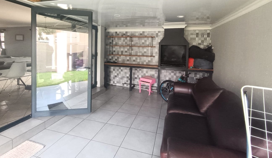 3 Bedroom Property for Sale in Bartlett Gauteng