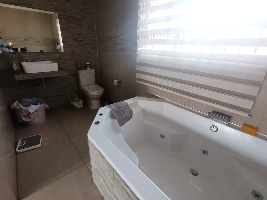 3 Bedroom Property for Sale in Bartlett Gauteng