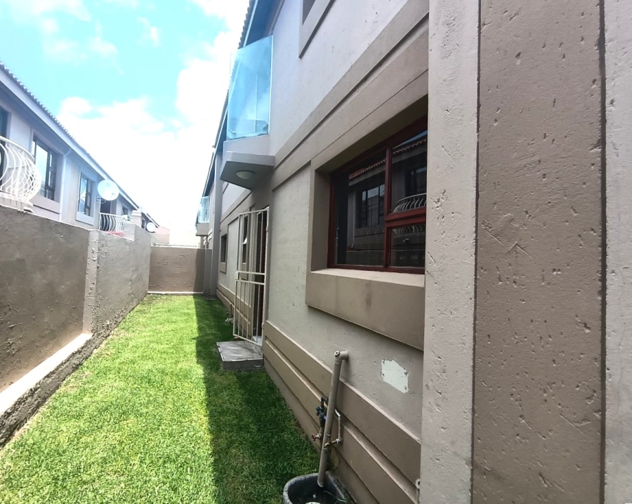 3 Bedroom Property for Sale in Bartlett Gauteng