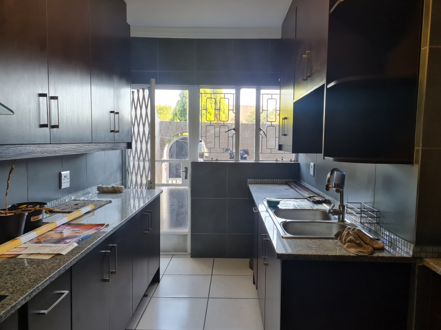 To Let 3 Bedroom Property for Rent in Eden Glen Gauteng