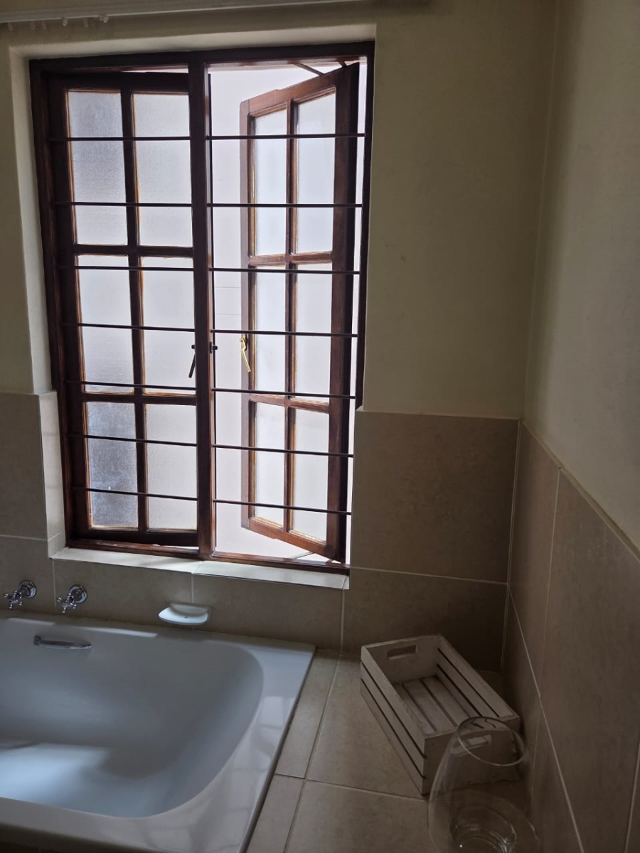 To Let 2 Bedroom Property for Rent in Rivonia Gauteng