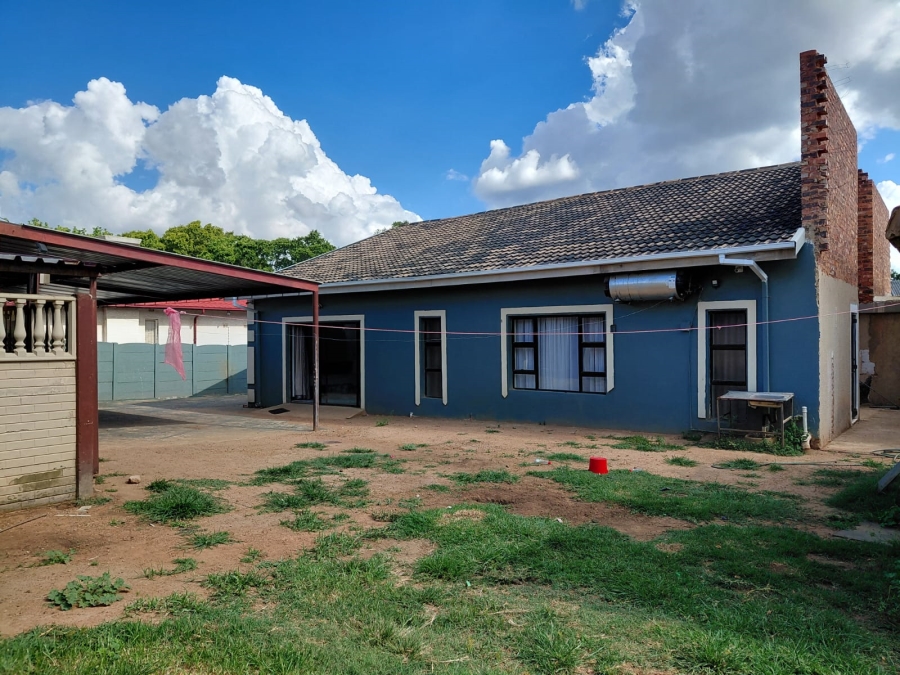 5 Bedroom Property for Sale in Beyers Park Gauteng