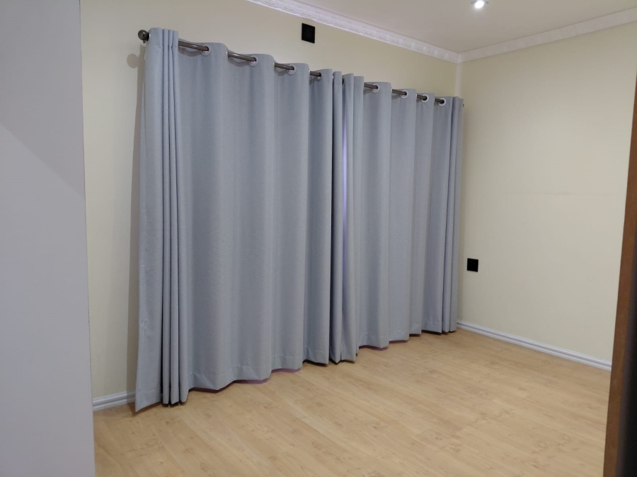 5 Bedroom Property for Sale in Beyers Park Gauteng