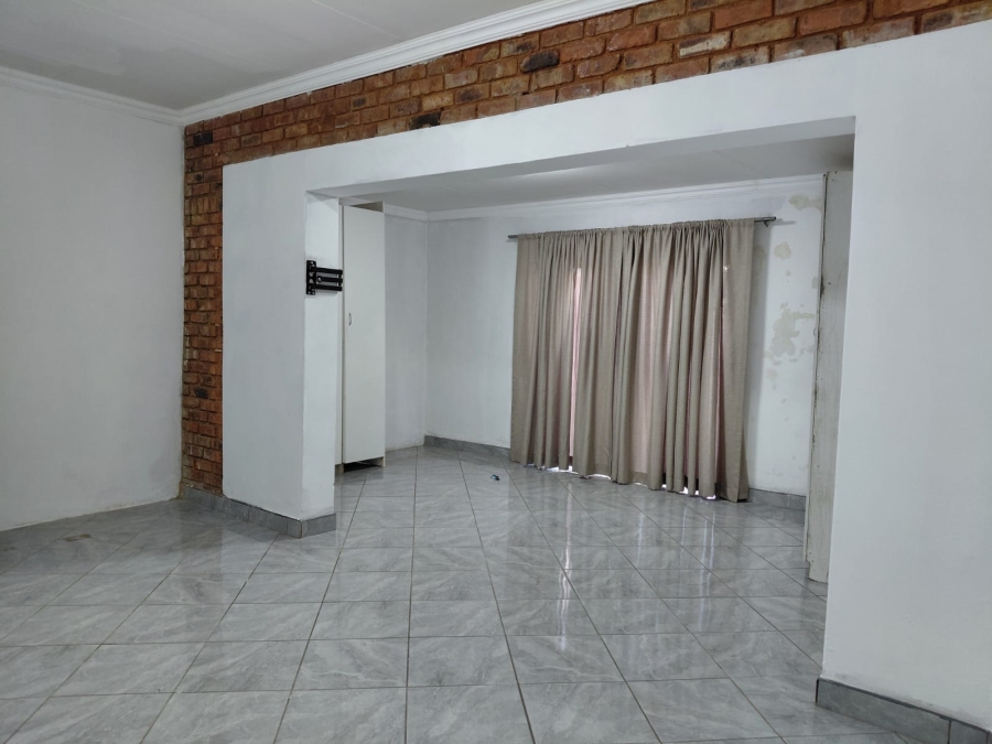 5 Bedroom Property for Sale in Beyers Park Gauteng