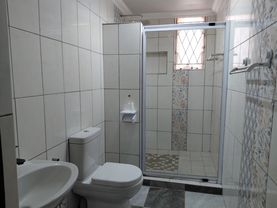 5 Bedroom Property for Sale in Beyers Park Gauteng