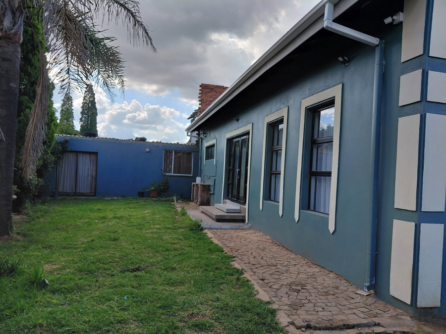5 Bedroom Property for Sale in Beyers Park Gauteng