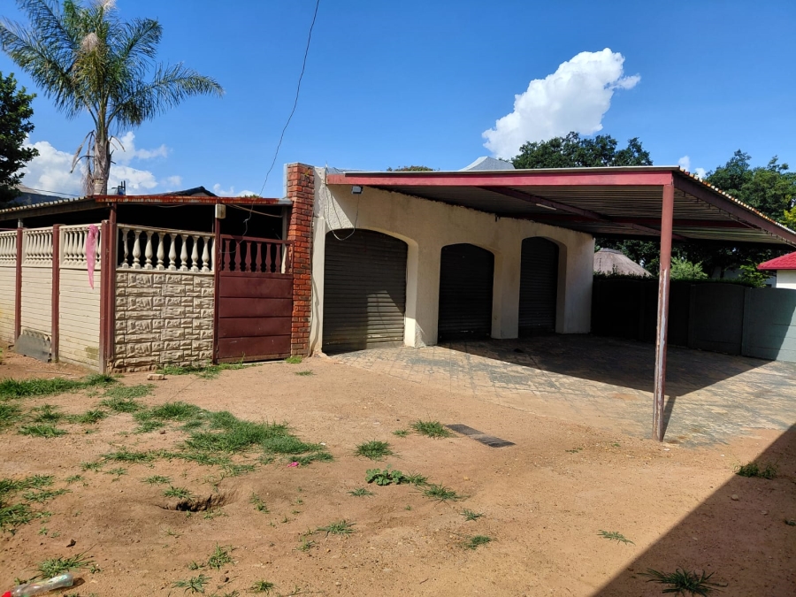 5 Bedroom Property for Sale in Beyers Park Gauteng