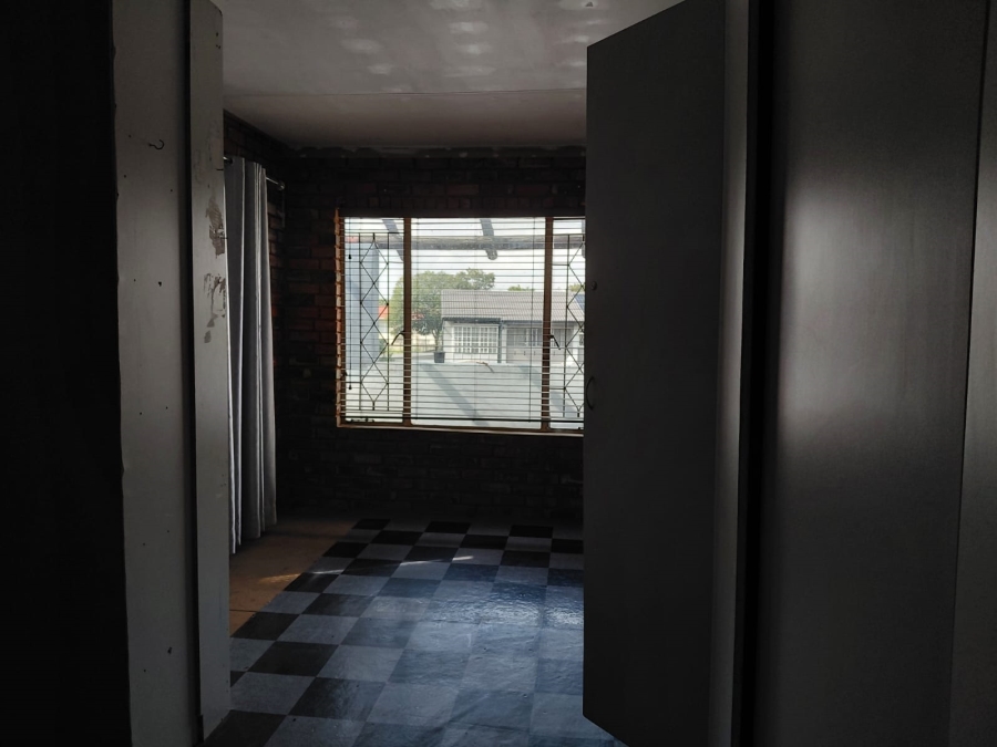 5 Bedroom Property for Sale in Beyers Park Gauteng