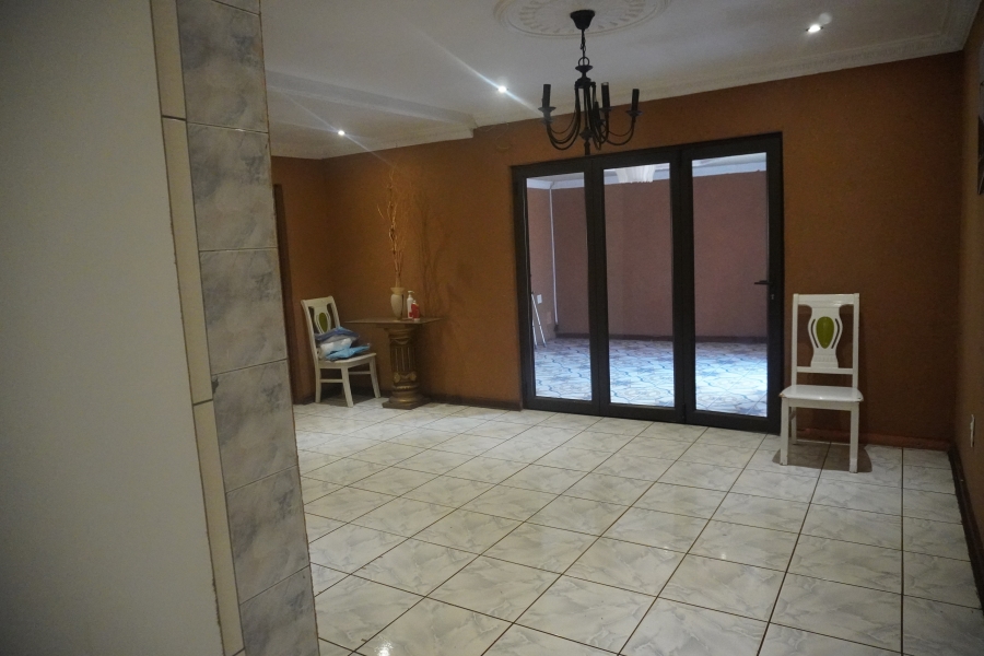 3 Bedroom Property for Sale in Dawn Park Gauteng
