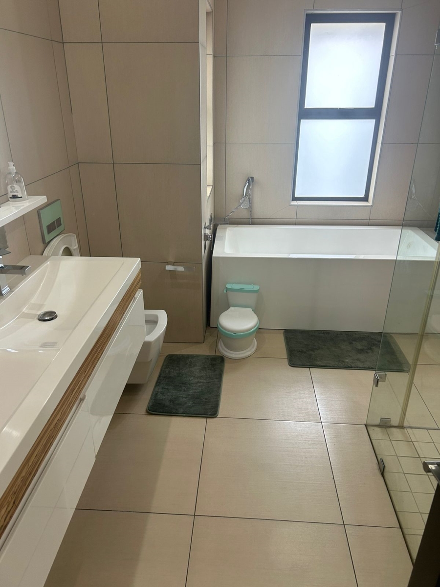 5 Bedroom Property for Sale in Greenstone Hill Gauteng