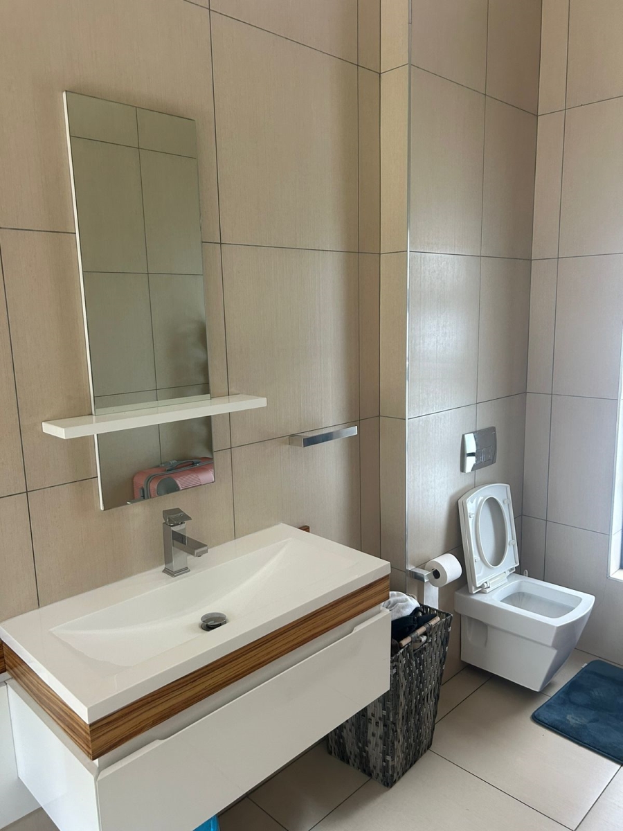 5 Bedroom Property for Sale in Greenstone Hill Gauteng