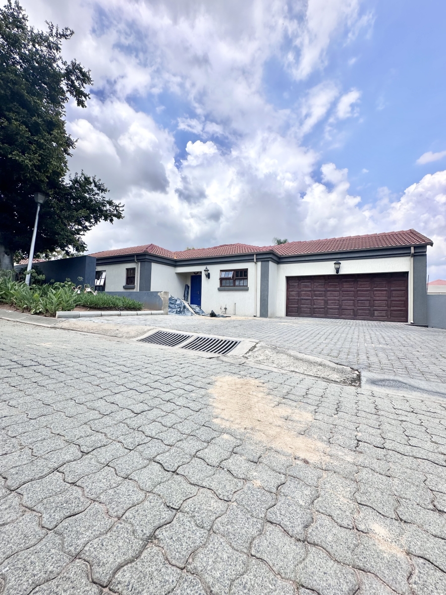 3 Bedroom Property for Sale in Kyalami Hills Gauteng