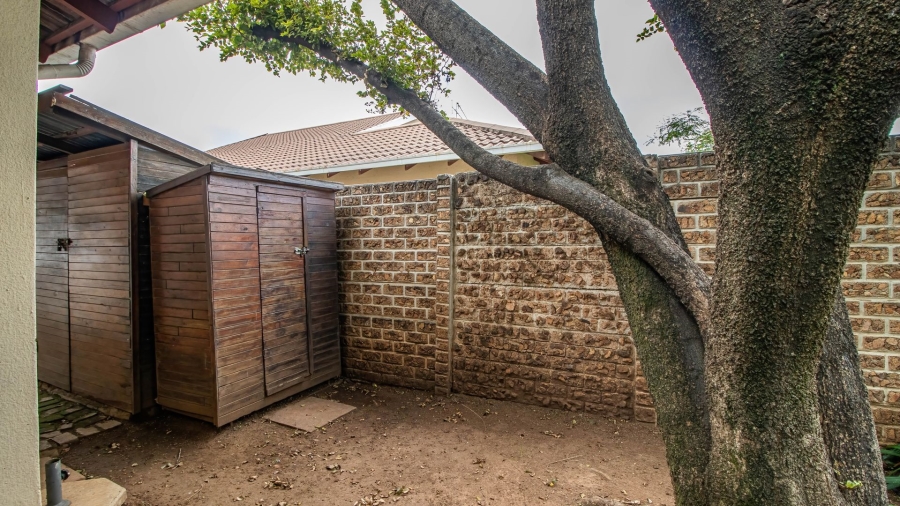 2 Bedroom Property for Sale in Eden Glen Gauteng