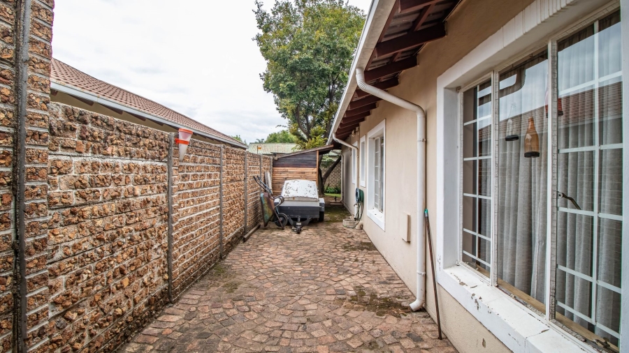 2 Bedroom Property for Sale in Eden Glen Gauteng