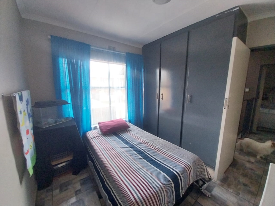 3 Bedroom Property for Sale in East Geduld Gauteng