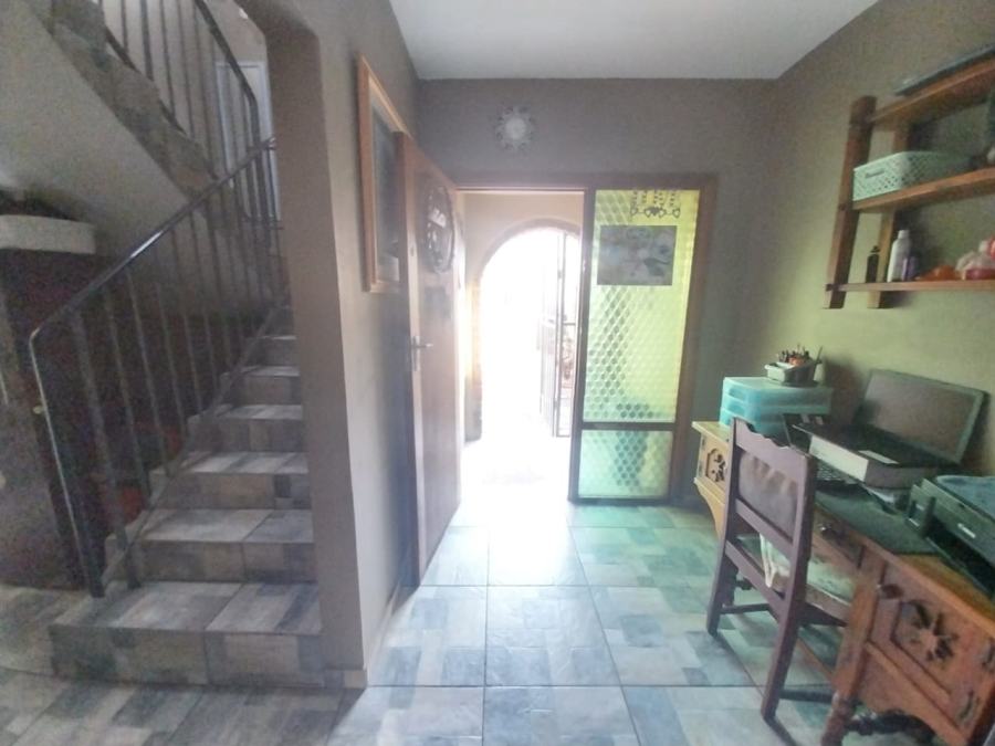 3 Bedroom Property for Sale in East Geduld Gauteng