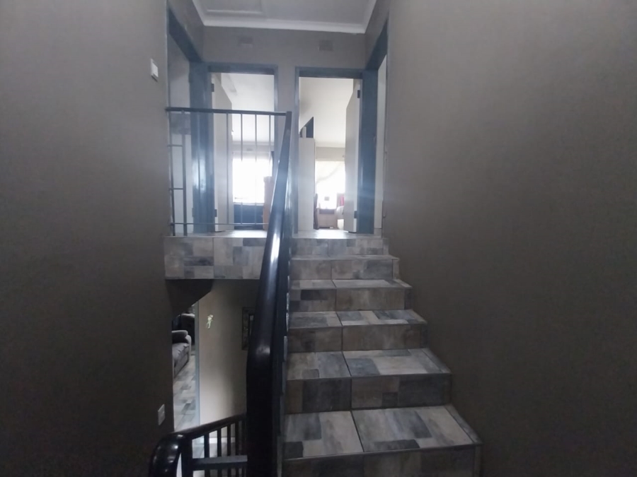 3 Bedroom Property for Sale in East Geduld Gauteng