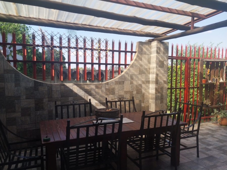 3 Bedroom Property for Sale in East Geduld Gauteng