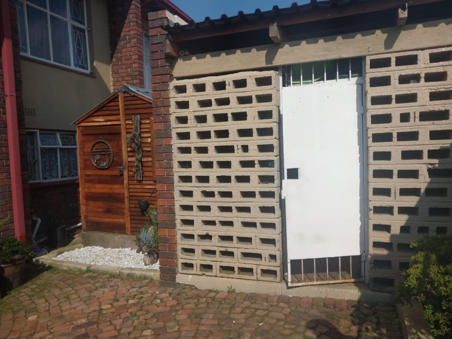 3 Bedroom Property for Sale in East Geduld Gauteng